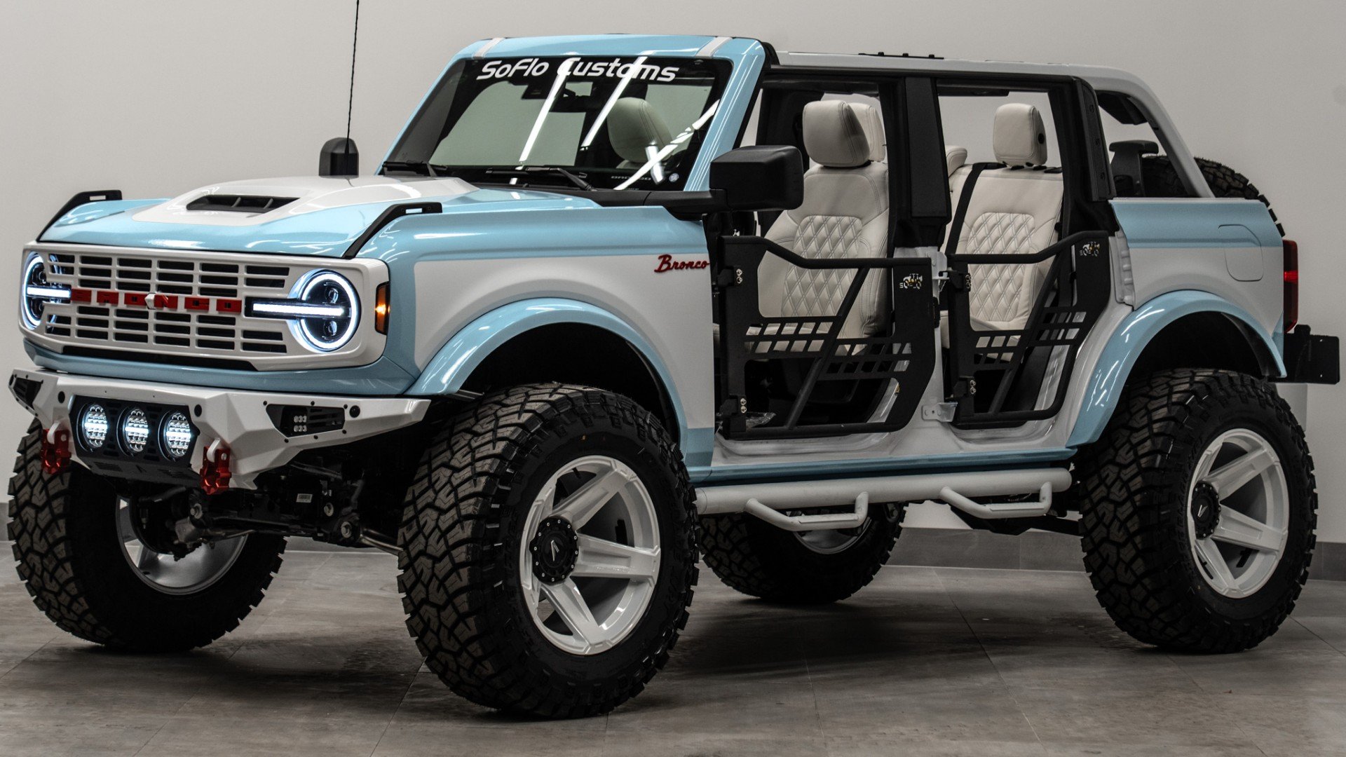 2026 FORD BRONCO in Blue, photo 1 of 54
