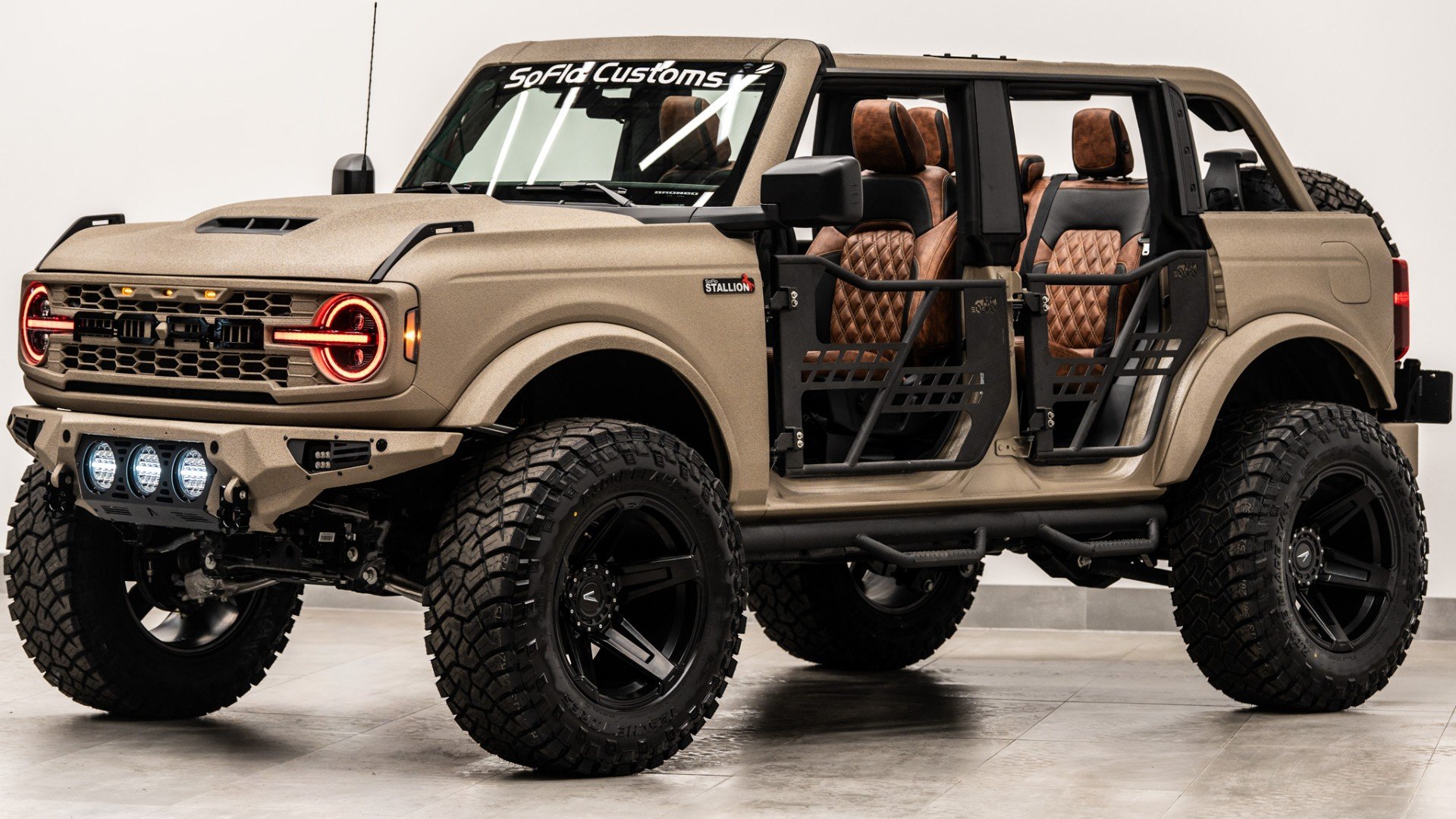 2025 FORD BRONCO in Tan, photo 1 of 60