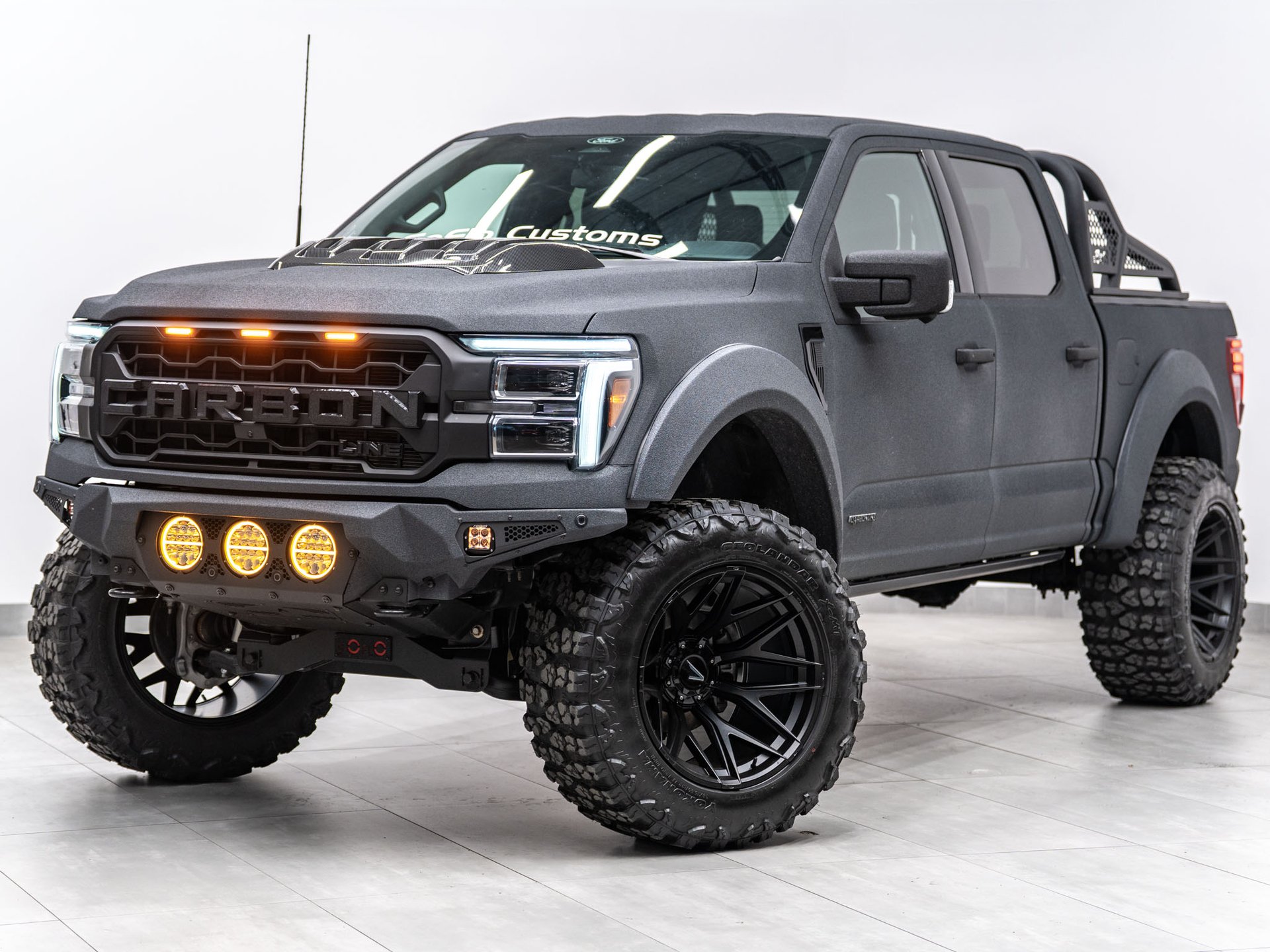 2025 FORD F-150 4X4 LARIAT in Gun Metal Gray, photo 1 of 5