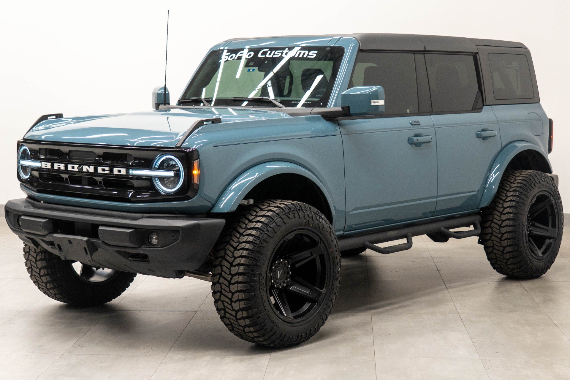 2023 FORD BRONCO in Blue, photo 1 of 49