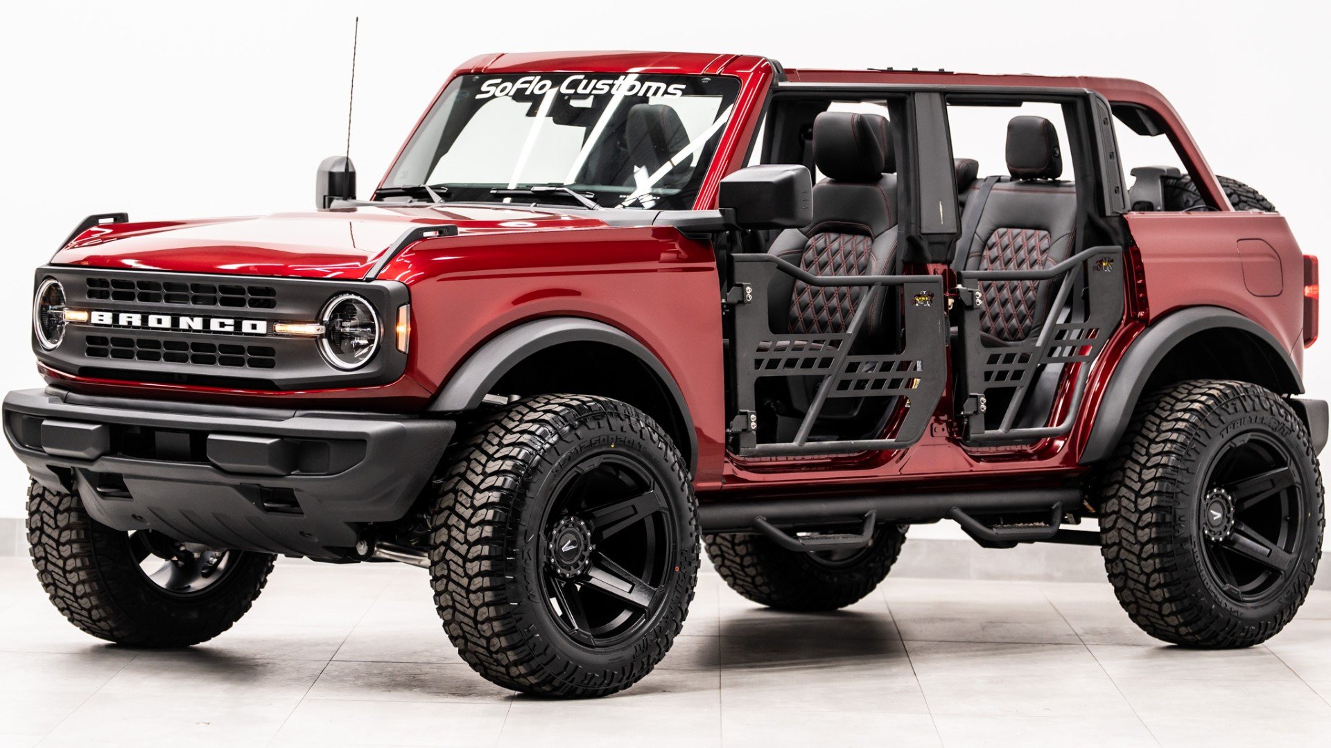 2025 FORD BRONCO in Red, photo 1 of 40