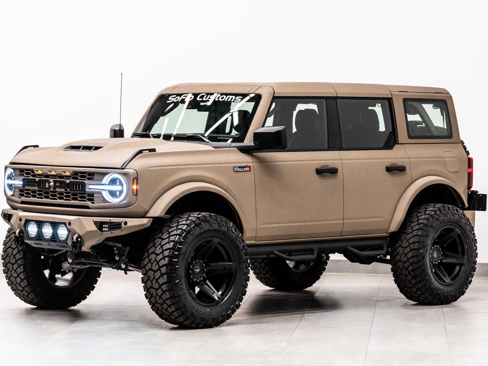 2026 FORD BRONCO 4X4 in Tan, photo 1 of 59