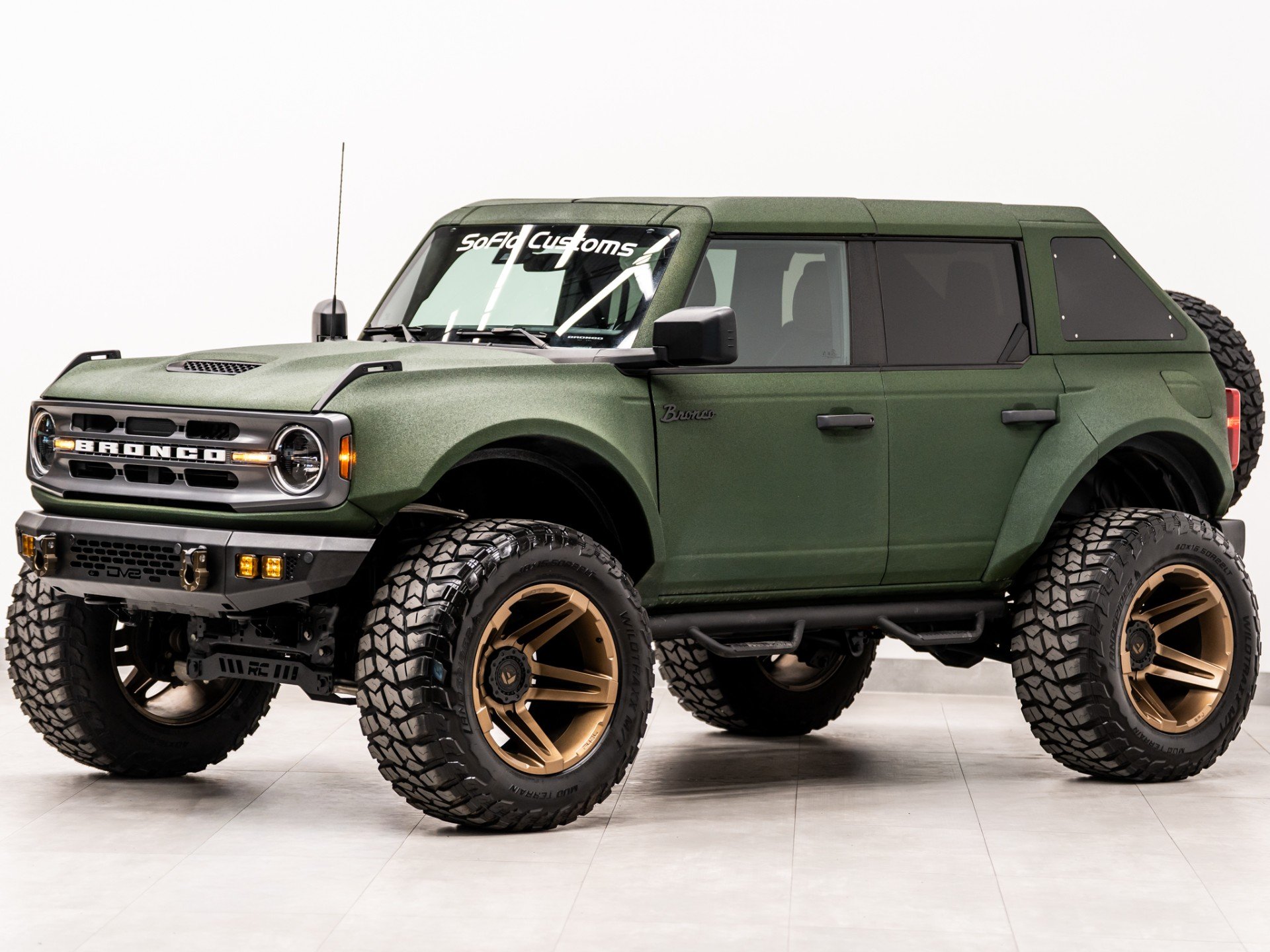 2024 FORD BRONCO 4X4 in Green, photo 1 of 53