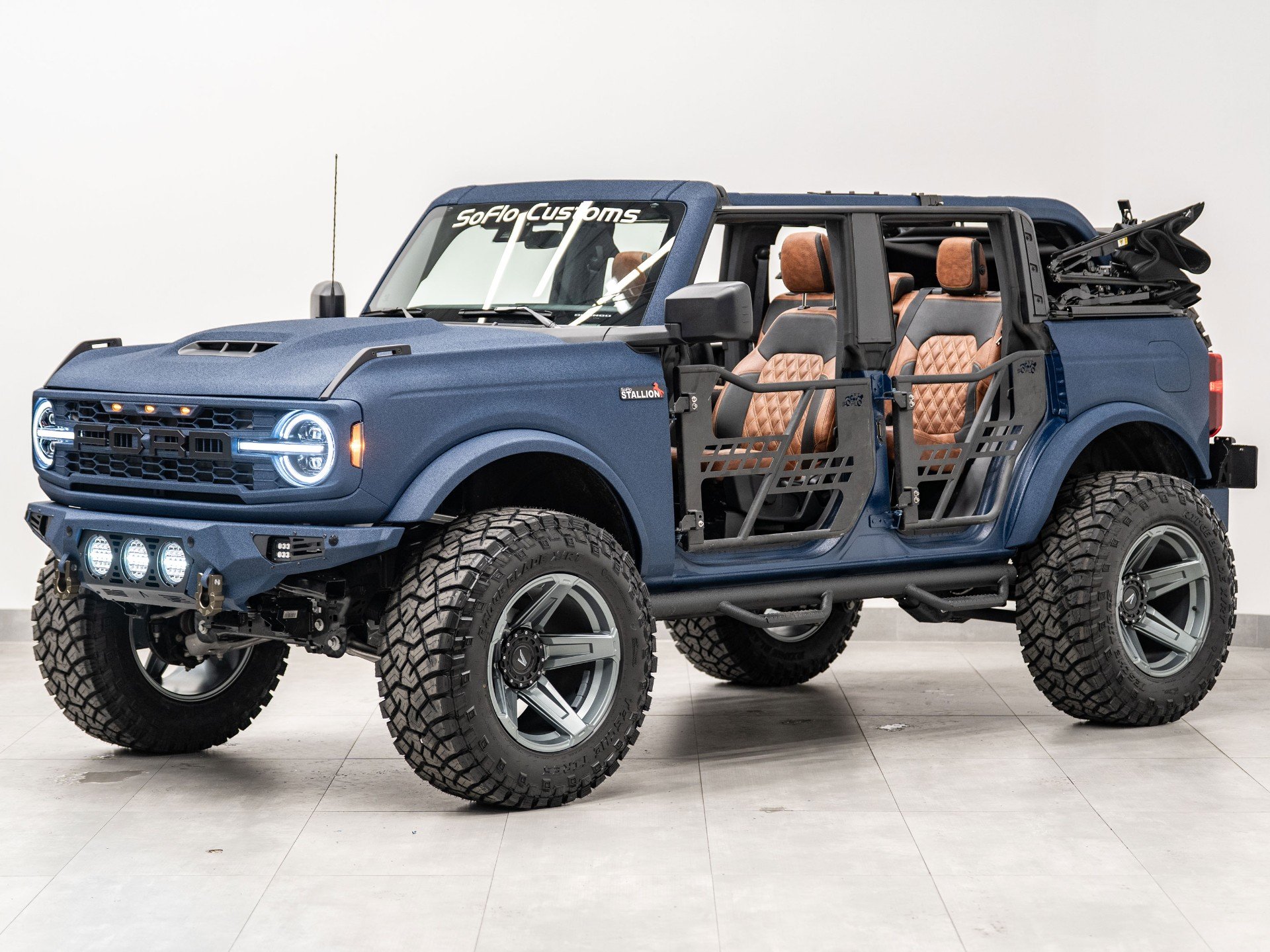 2025 FORD BRONCO 4X4 in Navy, photo 1 of 60