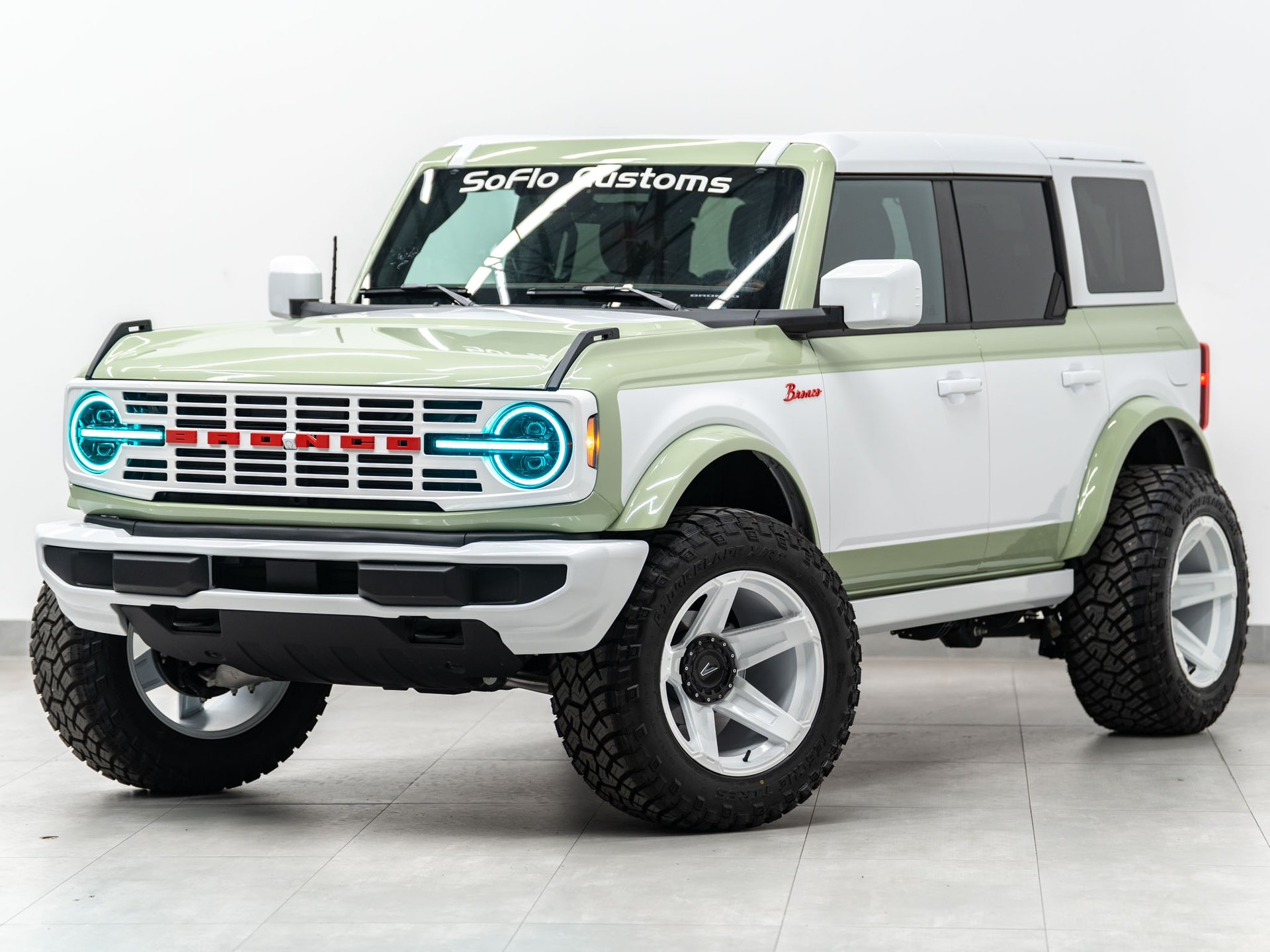 2026 FORD BRONCO 4X4 in Green, photo 1 of 60