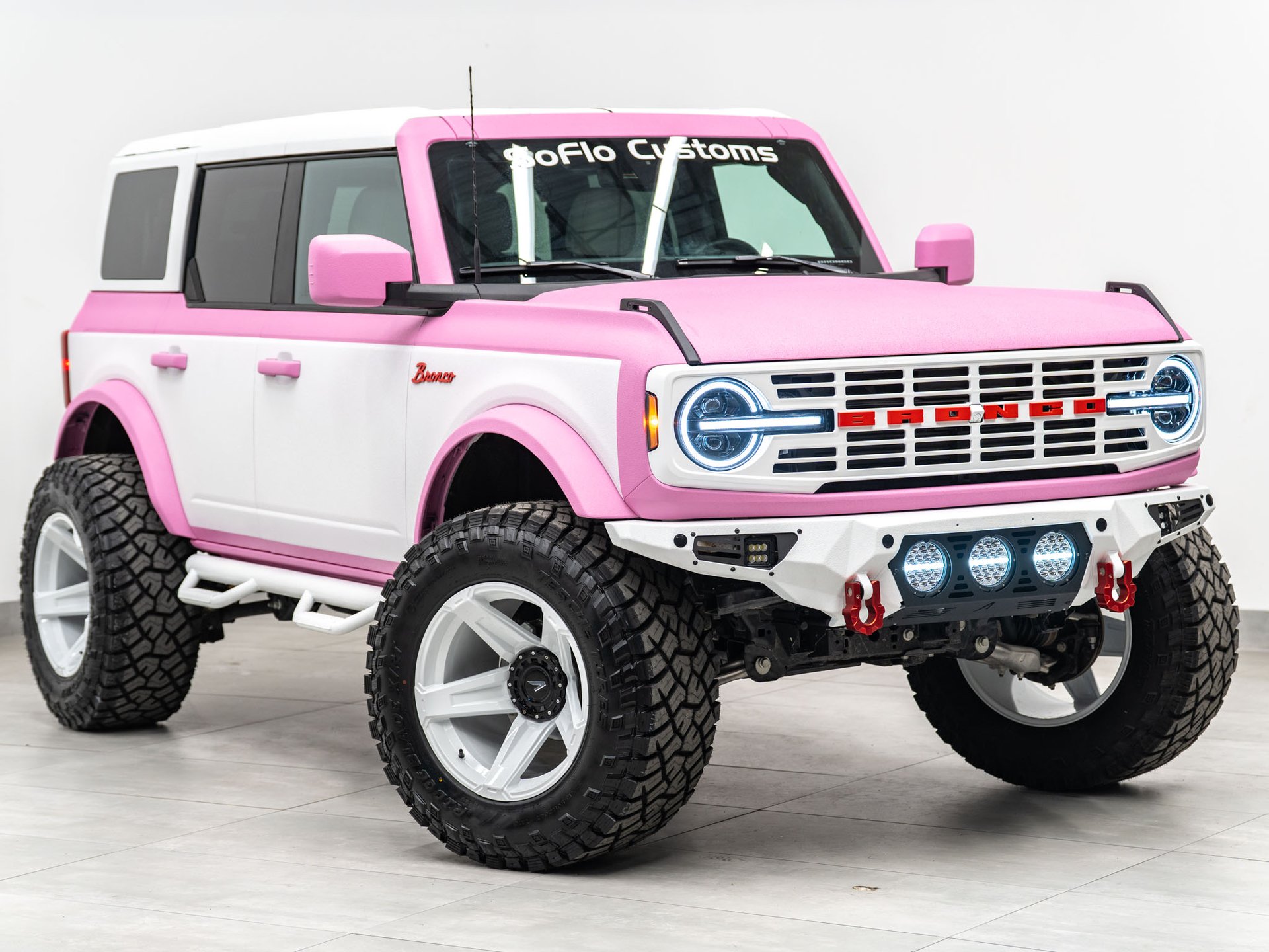2026 FORD BRONCO 4X4 in Pink, photo 1 of 5
