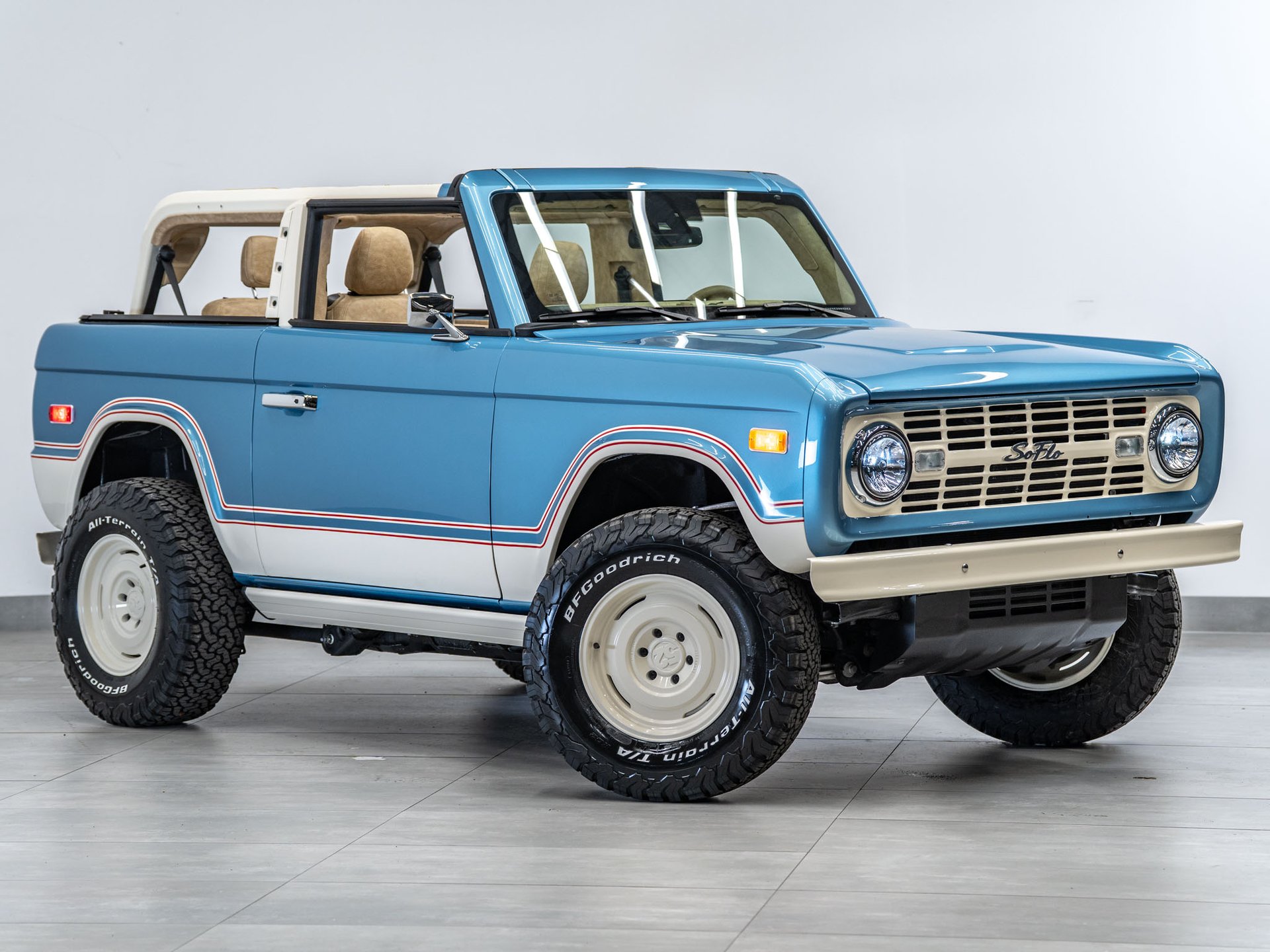 2026 FORD BRONCO in Blue, photo 1 of 42