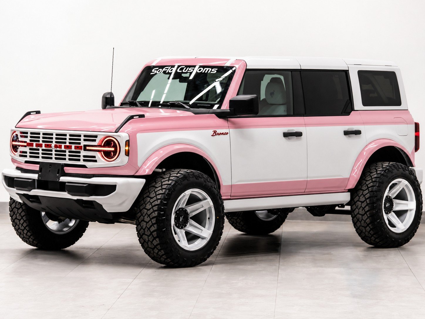 2026 FORD BRONCO 4X4 in Pink, photo 1 of 10