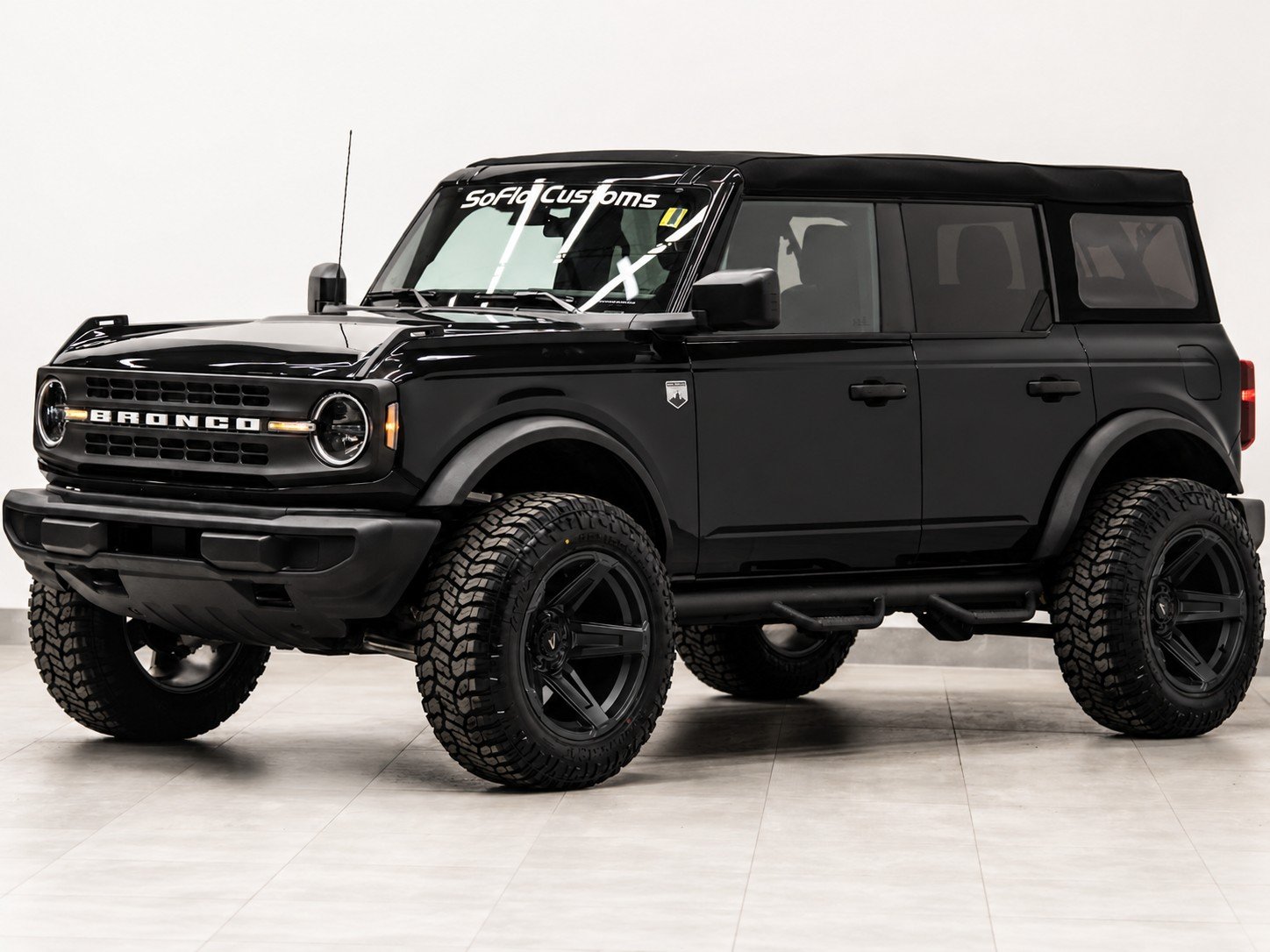 2025 FORD BRONCO 4X4 in Shadow Black, photo 1 of 28