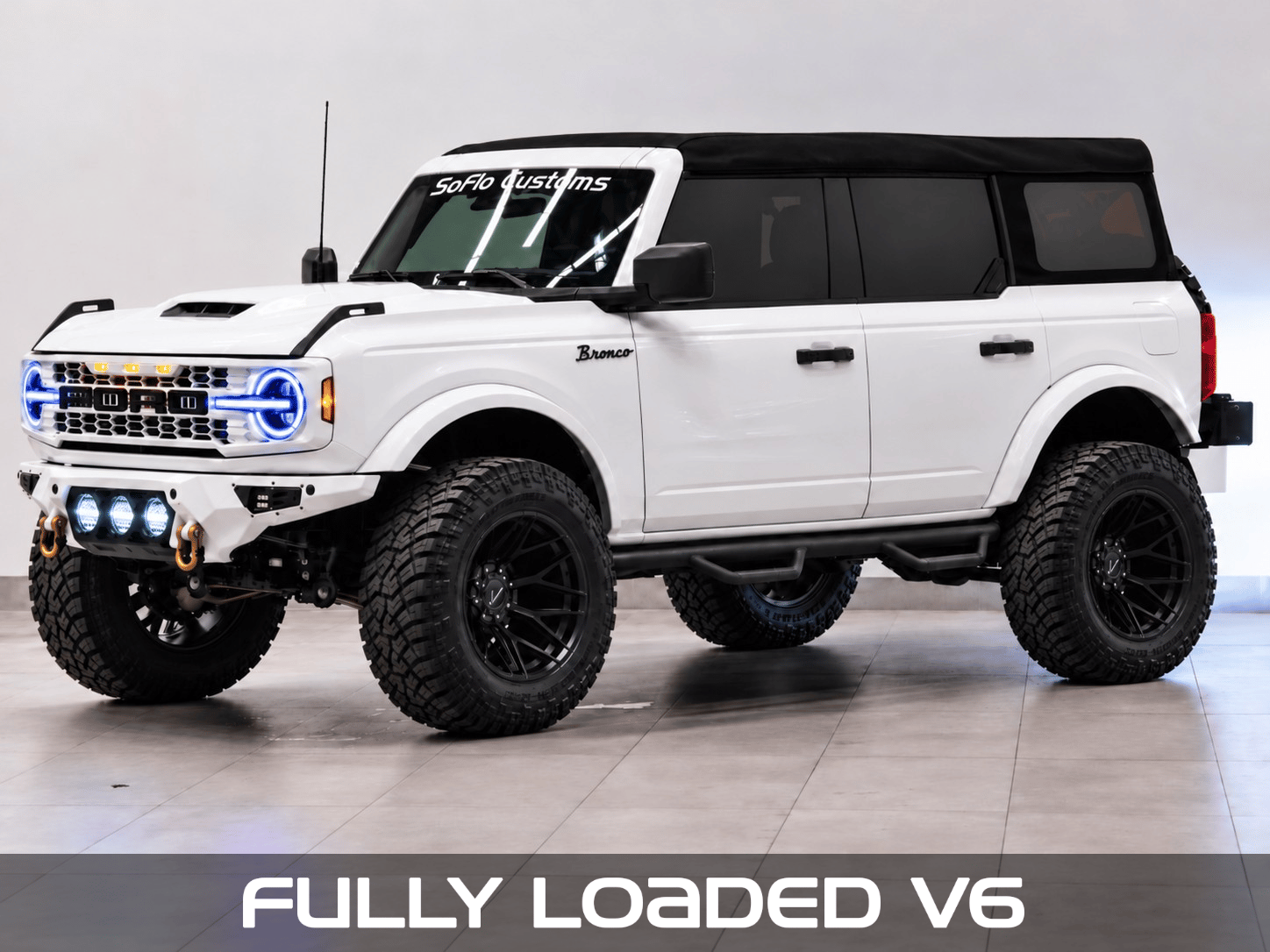 2025 FORD BRONCO 4X4 in Oxford White, photo 1 of 17