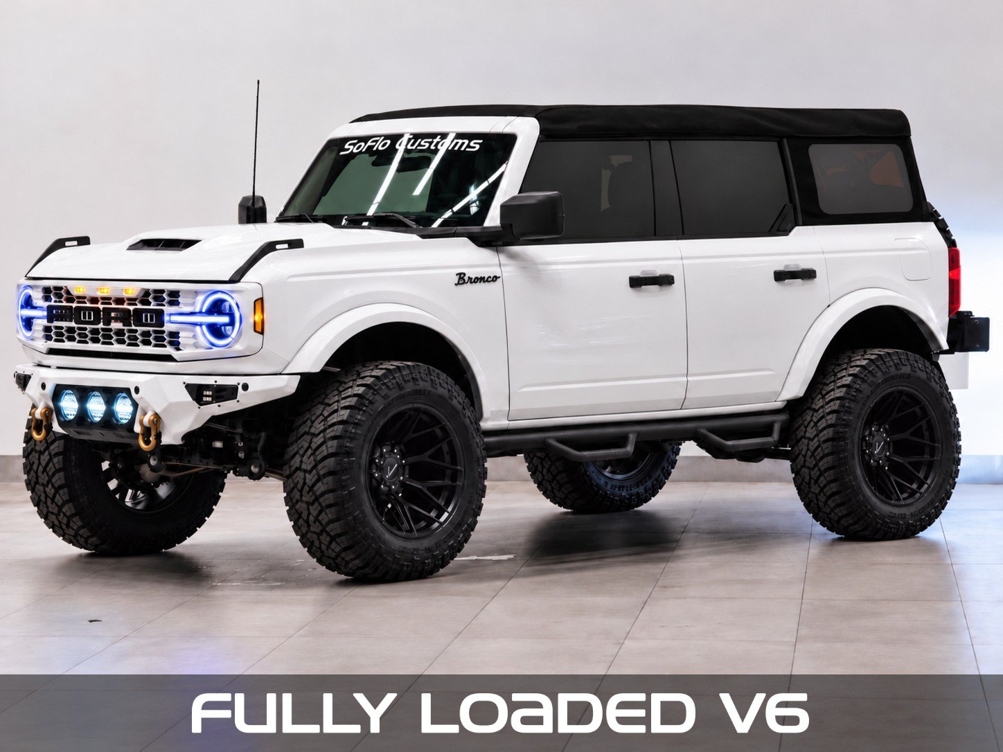 2025 FORD BRONCO 4X4 in White, photo 1 of 10