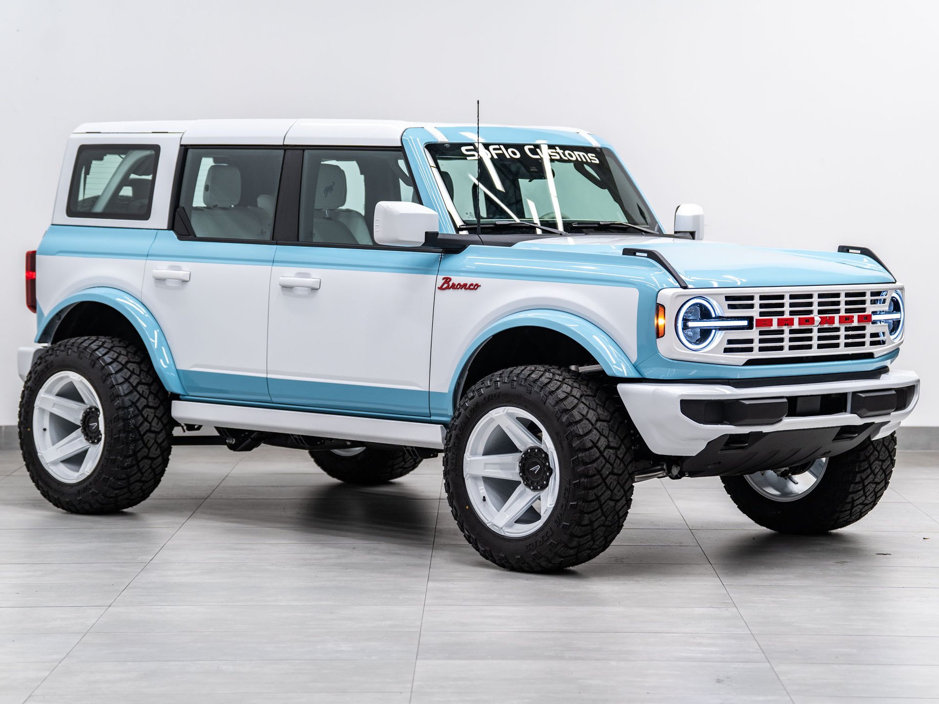 2026 FORD BRONCO 4X4 in Blue, photo 1 of 51